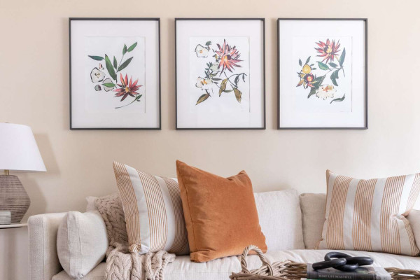 How to Arrange Three Photo Frames on a Wall