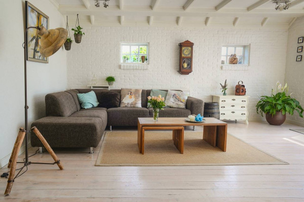 How to Decorate a Living Room on a Budget: Tips