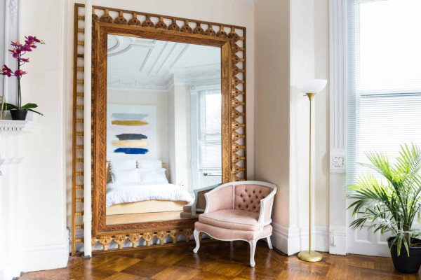 How to Make a Room Look Bigger With Mirrors: Chic Examples