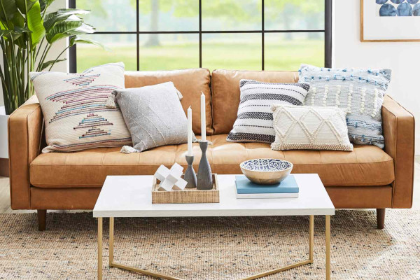 How to Mix and Match Throw Pillows Like a Pro