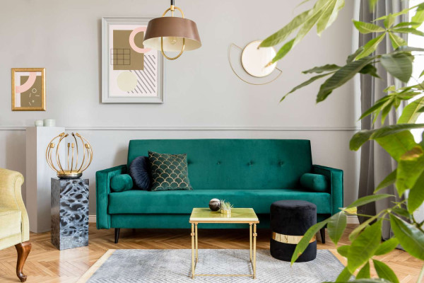 Ideas for Putting an Emerald Green Sofa in the Living Room