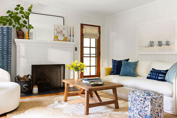 Soothing Serenity: Achieve The Perfect Coastal Chic Living Room