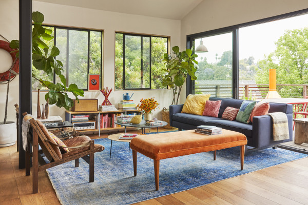 Contemporary Style Living Room