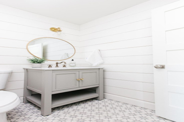 Rooms Viewer HGTV Small bathroom decor, Stylish bathroom