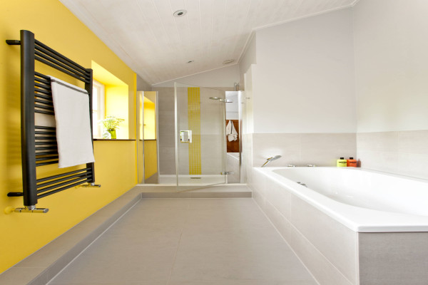 Small Bathrooms Perfect for a Narrow Floor Plan Houzz AU