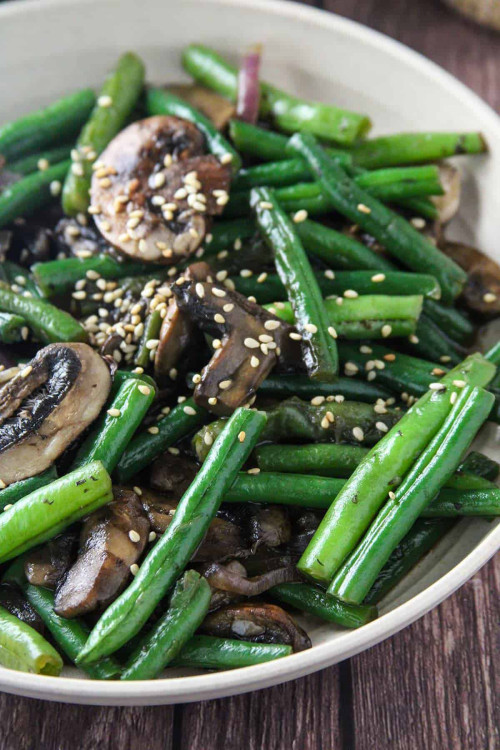 Stir-Fried Mushrooms And Long Beans