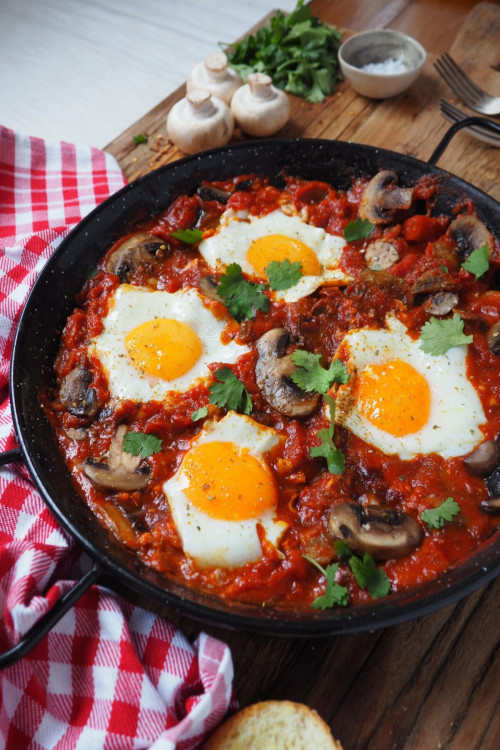 Mushroom Shakshuka ​​​​​​(Baked eggs in rich tomato sauce)