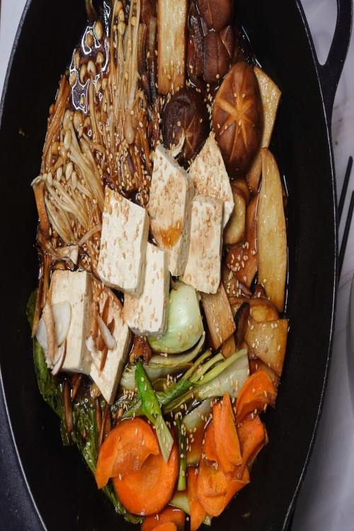 Vegan Sukiyaki (Japanese Hotpot) - Veggie Anh